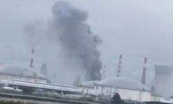 İran'ın İsrail'in Hayfa kentinde Hedef Aldığı Petrol Rafinerisinden Siyah Dumanlar Yükseliyor!