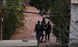 İsrail ordusu, Batı Şeria'da düzenlediği baskınlarda biri kadın 24 Filistinliyi gözaltına aldı