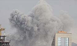 Tahran'da çok sayıda noktada art arda şiddetli patlamalar meydana geliyor