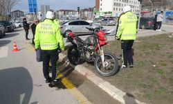 Malatya’da Kaza: Motosiklet Sürücüsü Kaçtı, 1 Kişi Yaralandı