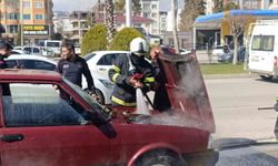 Seyir Halindeki Otomobil Alev Alarak Yandı
