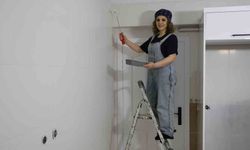 Sivas'ta hemcinsleri tırnaklarını boyarken o duvarları boyamayı tercih etti