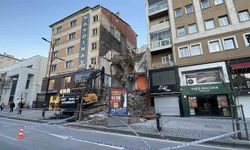 Yıkım sırasında bitişikteki bina hasar gördü, 21 daireli bina tahliye edildi