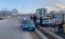 Yeşilyurt’ta Otomobil İle Pikap Çarpıştı: 1 Yaralı