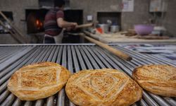 Gece Yarısı Fırınların Önünde Kuyruk: Malatya Sahura Bu Lezzetle Kalkıyor