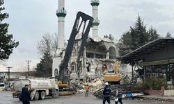 Malatya’da Bir Dönem Sona Eriyor; Sanayi Camii Yıkılıyor