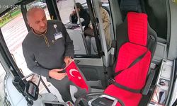 Malatya’da Örnek Davranış: Şoför Bayrağı Islak Halde Yerden Aldı