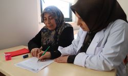 “Okumanın Yaşı Yok”: Battalgazi’de Yaşlıların Okuma Yazma Hayali Gerçek Oluyor