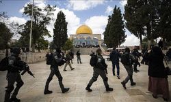 Fanatik Yahudiler Mescid-i Aksa'ya baskın düzenledi