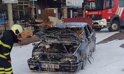 Adıyaman'da seyir halindeki otomobil alev alev yandı