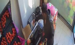 Elazığ'da Kasada Kimse Yokken Alışverişini Yapıp Parasını Bırakan Kişi Kameralara Yansıdı