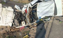 Elazığ'da Kontrolden Çıkan Araç Çıkan Araç Şarampole Yuvarlandı