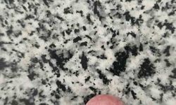 Elazığ'da şekerin içinden taş çıktı