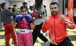 Kick boksla tanışan minik sporcu Türkiye 3.’sü oldu