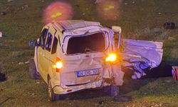 Şırnak'ta hafif ticari araç şarampole yuvarlandı: 1 ölü, 1 ağır yaralı