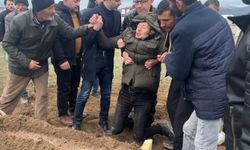 Sivas'ta Feci Şekilde Can Veren 5 Yaşındaki Çocuğun Babası Cenazede Sinir Krizi Geçirdi