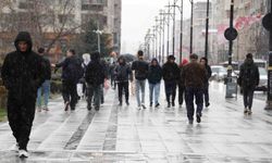 Sivas’ta Nisan sürprizi: Bahar beklenirken kar yağdı