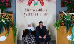 “Bir Yastıkta Yarım Asır” Programında Uzun Yıllar Evli Olan Çiftler Bir Araya Geldi