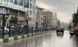 Kilis'te sağanak yağış, günlük hayatı olumsuz etkiledi