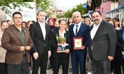 Yağmura Rağmen Alan Doldu! Cemal Gürsel Mahallesi’nde Anneler Günü Coşkusu