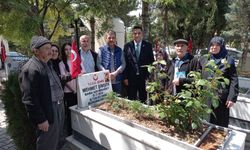 Kurban Bayramı Öncesi Şehitlikte Duygusal Anlar!