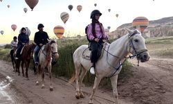 Kapadokya’da Bayram Yoğunluğu: Balon Turlarına Büyük İlgi