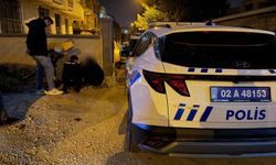 Adıyaman’da Karanlıkta Duvar Dibinde Bekleyen Gizemli Kadın Polisi Harekete Geçirdi