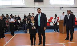 Elazığ Sivrice’de 19 Mayıs Coşkusu Salonlara Sığmadı