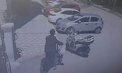 Elazığ'da Kask Hırsızlığı Kamerada: Önce Keşif Yaptı, Sonra Çalıp Kaçtı