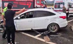 Gaziantep'te iki otomobil çarpıştı: 6 yaralı var