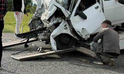Kayseri'de otomobil ile hafif ticari araç çarpıştı: 1 ölü, 2 yaralı