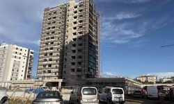 Kayseri'de yük asansöründeki mermer işçinin başına düştü