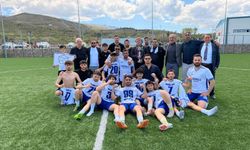 Sivricespor’dan Gol Yağmuru! Şampiyonluk Kupası Taraftarıyla Geldi