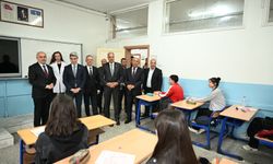 YKS Öncesi Büyük Prova: Büyükşehir Belediyesi Öğrencileri Denemede Buluşturdu