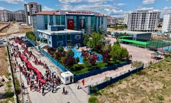 Mercan Koleji’nde 19 Mayıs Coşkusu! Öğrencilerden Renkli Gösteriler