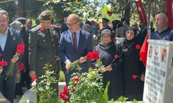 Malatya Şehitliğinde Duygu Dolu Arife!