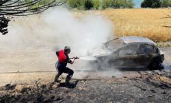 Elazığ’da Korku Dolu Anlar: Seyir Halindeki Otomobil Alev Topuna Döndü!