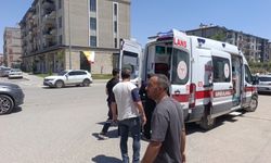 Otomobille Çarpışan Motosikletli Hastanelik Oldu!