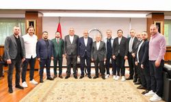 Kayseri’de Büyükkılıç’tan Kayserispor’a Yeni Sezon Mesajı