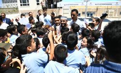 İlahileriyle Milyonlara Ulaşan Celal Karatüre Malatya'da Öğrencilerle Buluştu!
