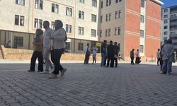 Malatya’da YKS maratonunun ilk perdesi TYT başladı: Veliler okul bahçelerine akın etti!