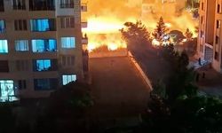 Diyarbakır’da Korkutan Yangın Geceyi Gündüze Çevirdi: Alevler Apartmanlara Sıçramadan Söndürüldü