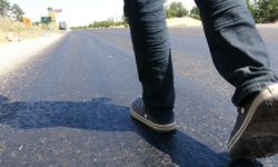 Asfalt Eridi, Sürücüler ve Yayalar Zor Anlar Yaşadı