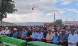Arguvan'daki o kazadan geriye büyük acı kaldı: 3 kişilik aileye gözyaşlarıyla veda...