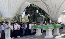 Feci Kazada Can Veren Gündüz Ailesi Son Yolculuğuna Yan Yana Uğurlandı