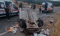 Adıyaman'da Kontrolden Çıkan Araç Karşı Şeride Daldı! Aynı Aileden 4 Kişi Yaralandı