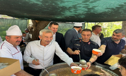 Arapgir'de Muharrem Bereketi! Cuma Namazı Sonrası Aşure İkramı