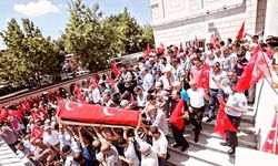 “Bu Düğün Değil” Demişti… 15 Yaşındaki Engin’in O Gece Giydiği Bayramlık Her Şeyi Değiştirdi