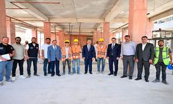 Vali Yavuz Darende’de Sahaya İndi! Deprem Konutlarını Tek Tek İnceledi