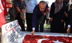 15 Temmuz'un 10. Yılında Malatya Tek Yürek Oldu: Şehit Fuat Bozkurt Kabri Başında Dualarla Anıldı